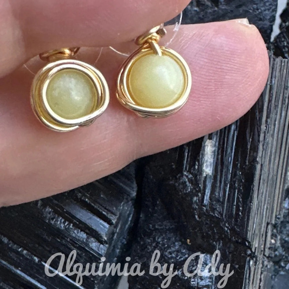 Dainty 6mm jeweled lemon jade halo stud earrings colorful statement - Picture 1 of 5